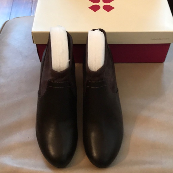 naturalizer claire leather booties